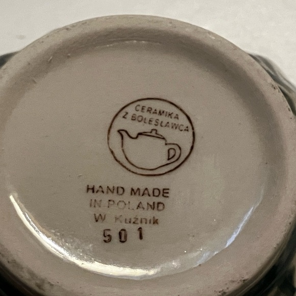 Boleslawca Polish Pottery Fluted Bowl Woven Pansies - Picture 6 of 6